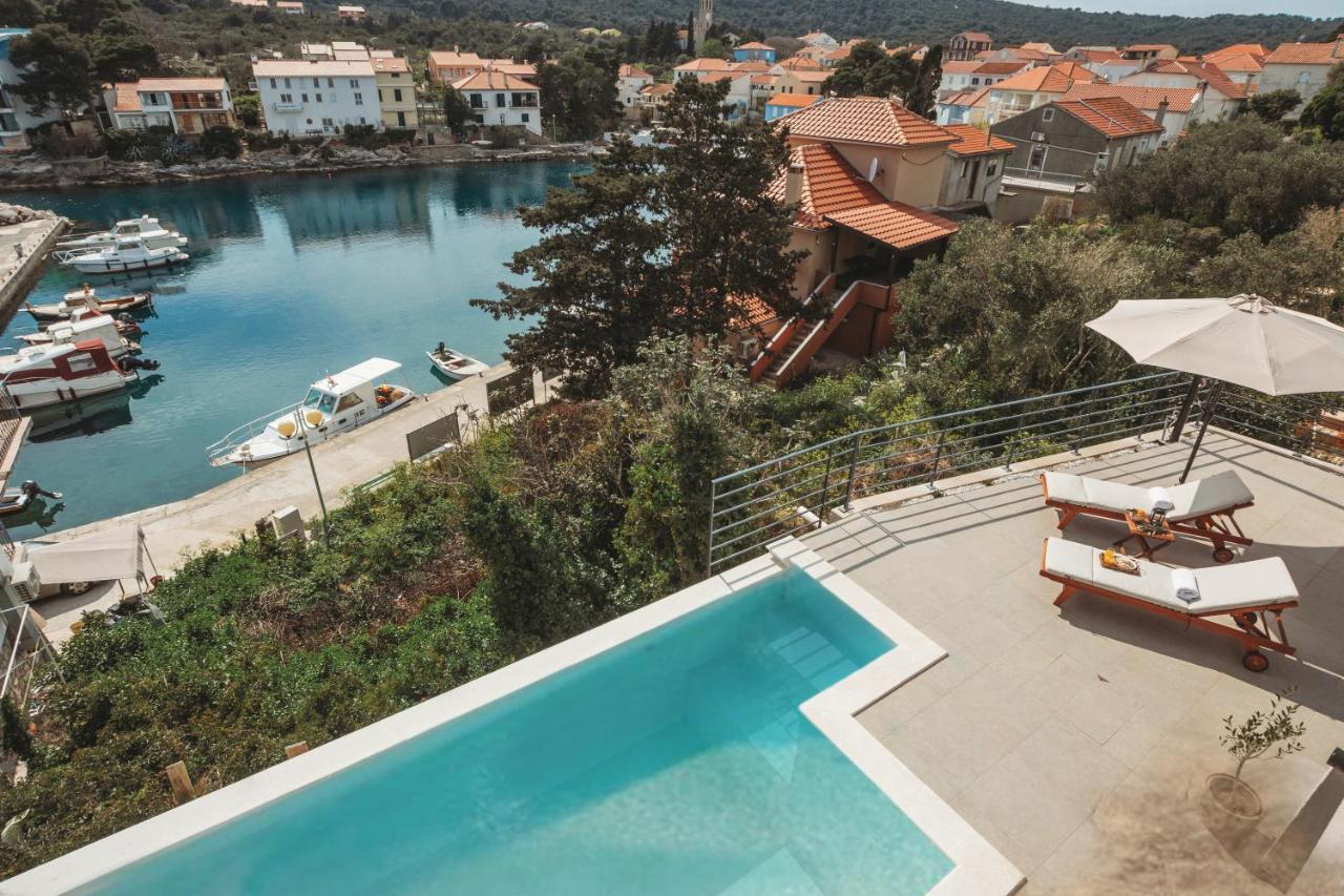 Sol Luxury Near The With Shared Heated Pool Apartma *