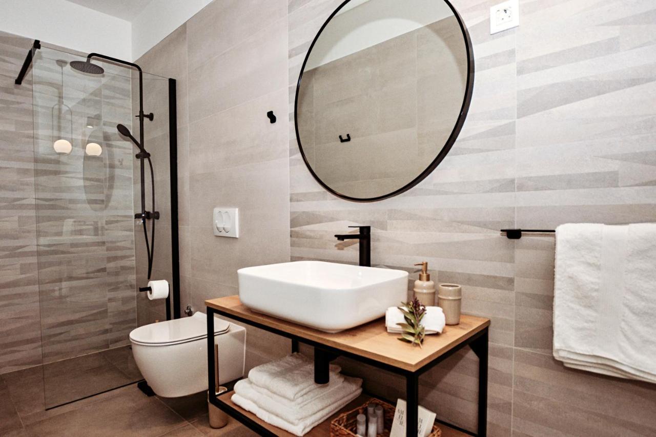 Sol Luxury Near The With Shared Heated Pool * Bozava