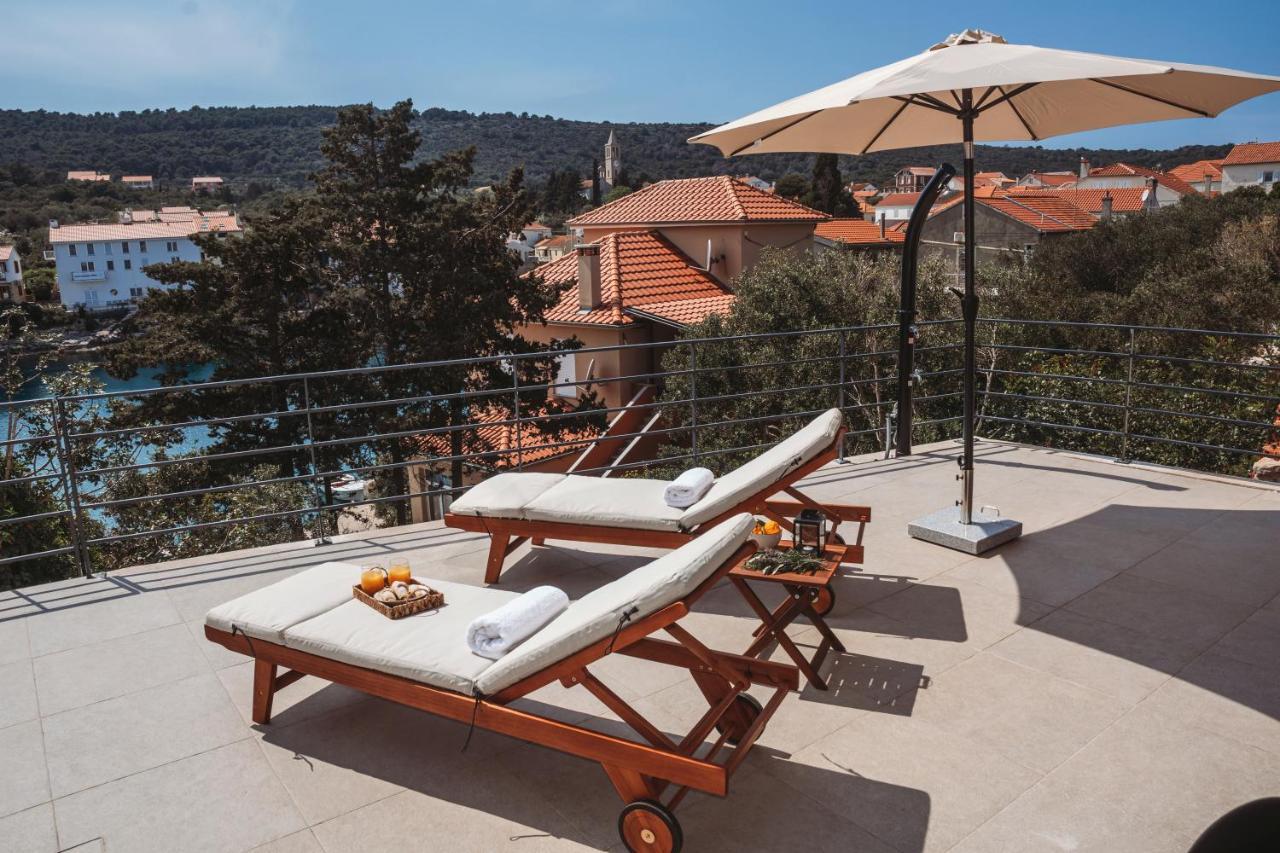 Sol Luxury Near The With Shared Heated Pool Apartma