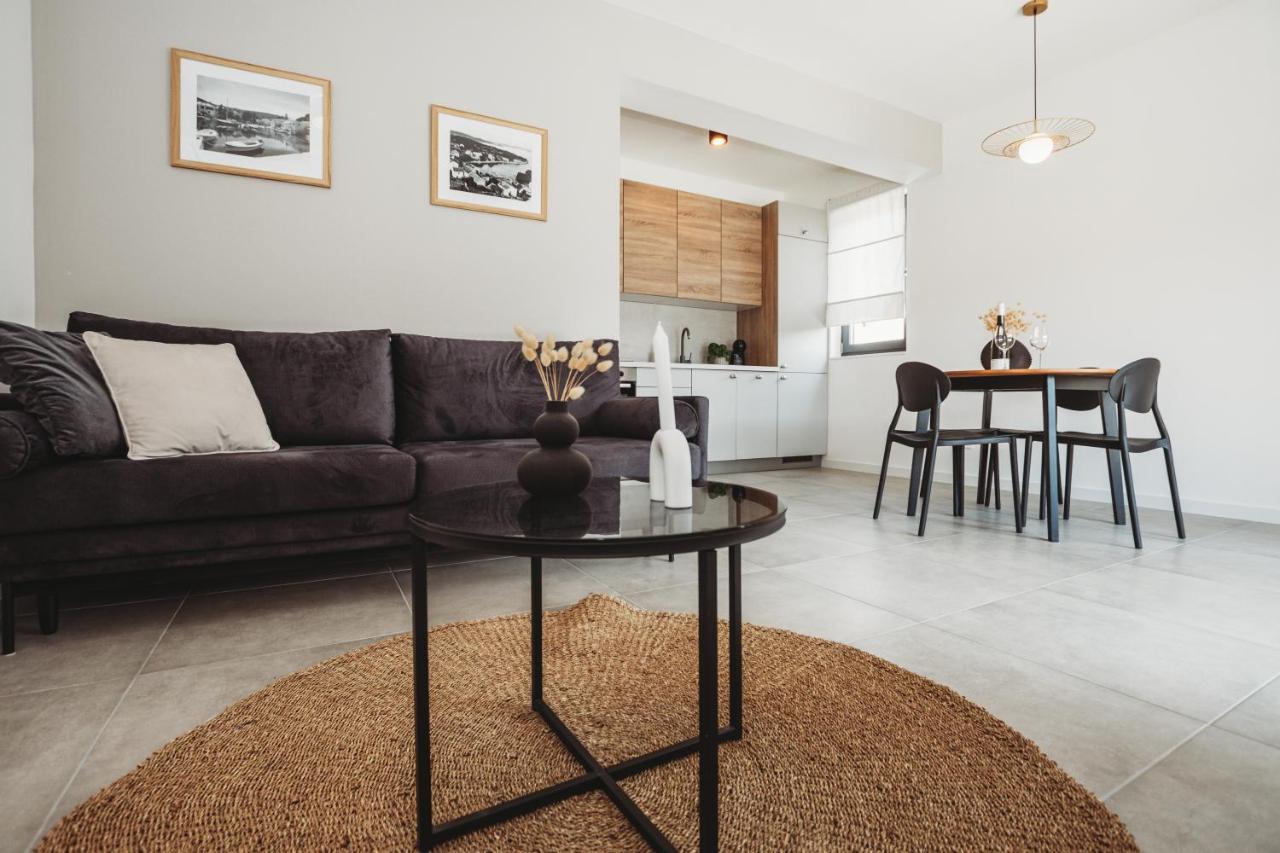 Sol Luxury Near The With Shared Heated Pool Apartma *
