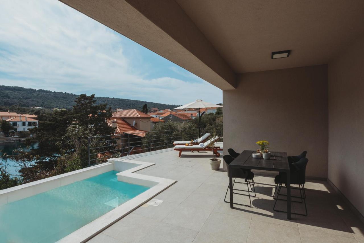 Sol Luxury Near The With Shared Heated Pool Bozava