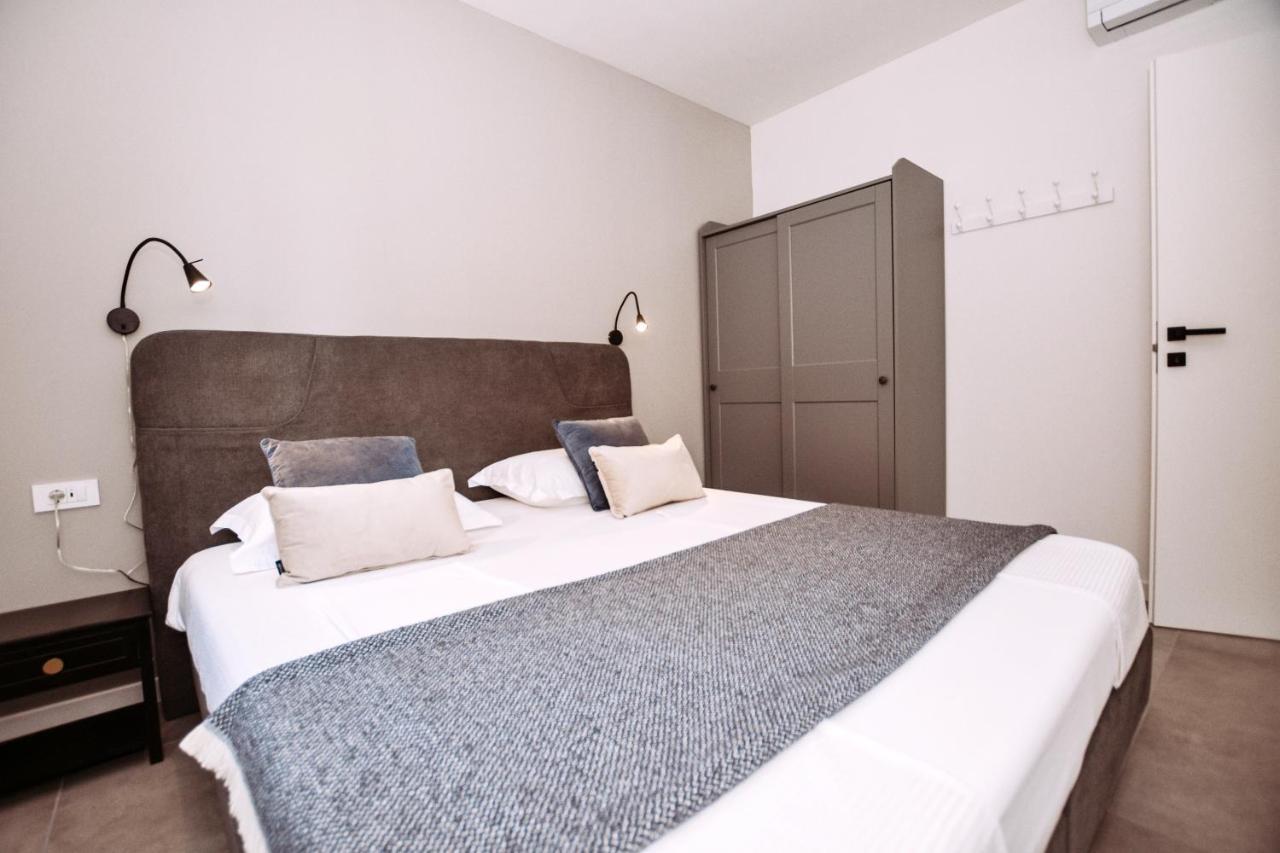 Apartma Sol Luxury Near The With Shared Heated Pool Bozava