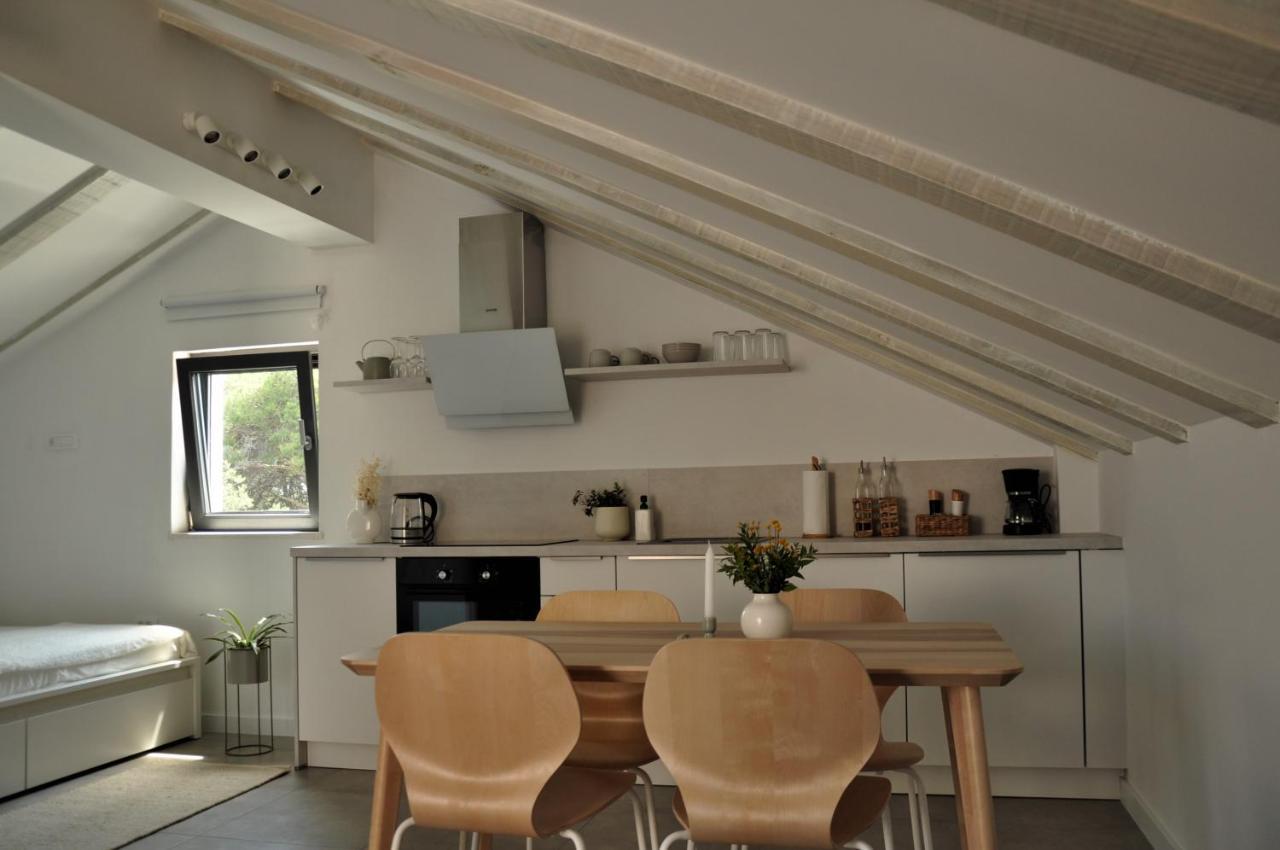 Sol Luxury Near The With Shared Heated Pool Apartma