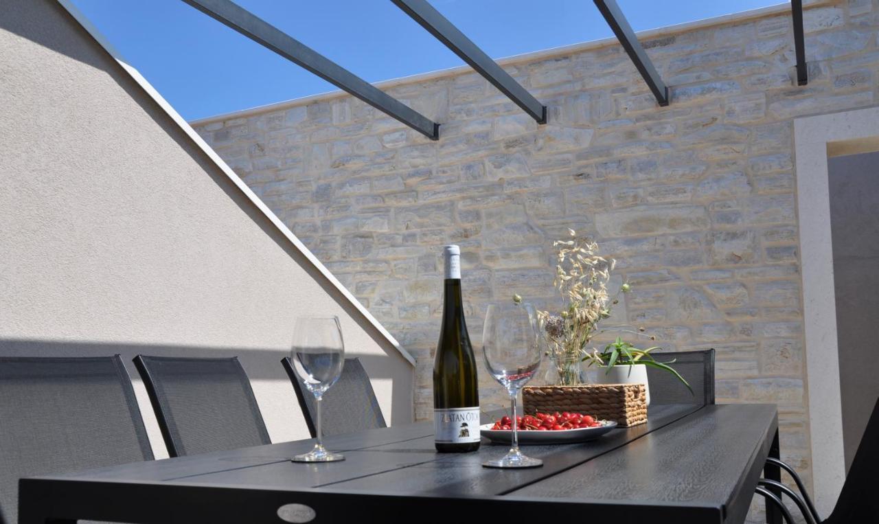 Sol Luxury Near The With Shared Heated Pool Apartma *