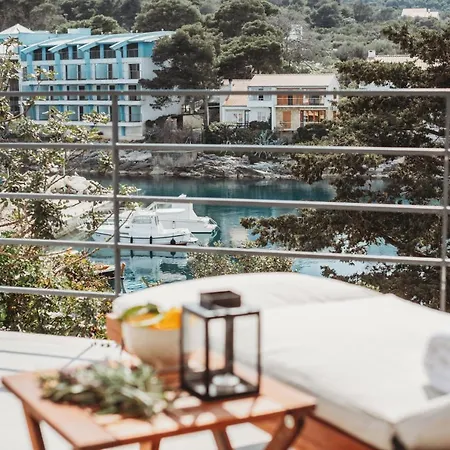 Sol Luxury Residence Near The Beach With Shared Heated Pool Bozava Exterior photo