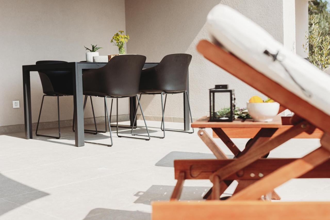 Sol Luxury Near The With Shared Heated Pool * Božava