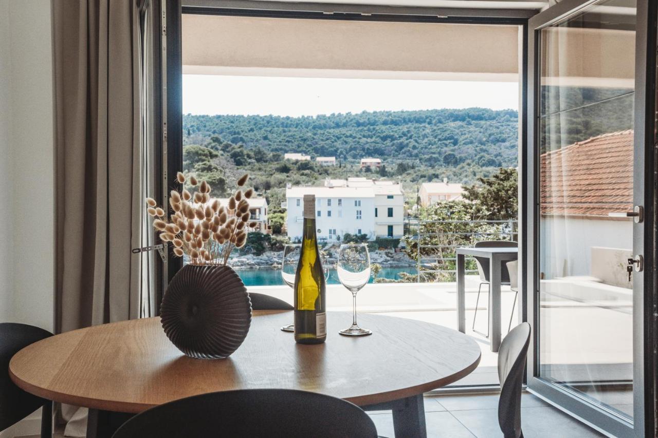 Sol Luxury Near The With Shared Heated Pool Bozava