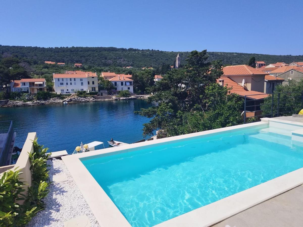 Sol Luxury Near The With Shared Heated Pool *