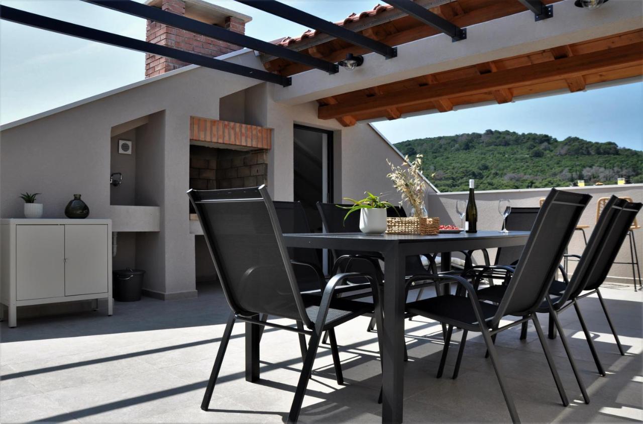 Sol Luxury Near The With Shared Heated Pool Apartment *