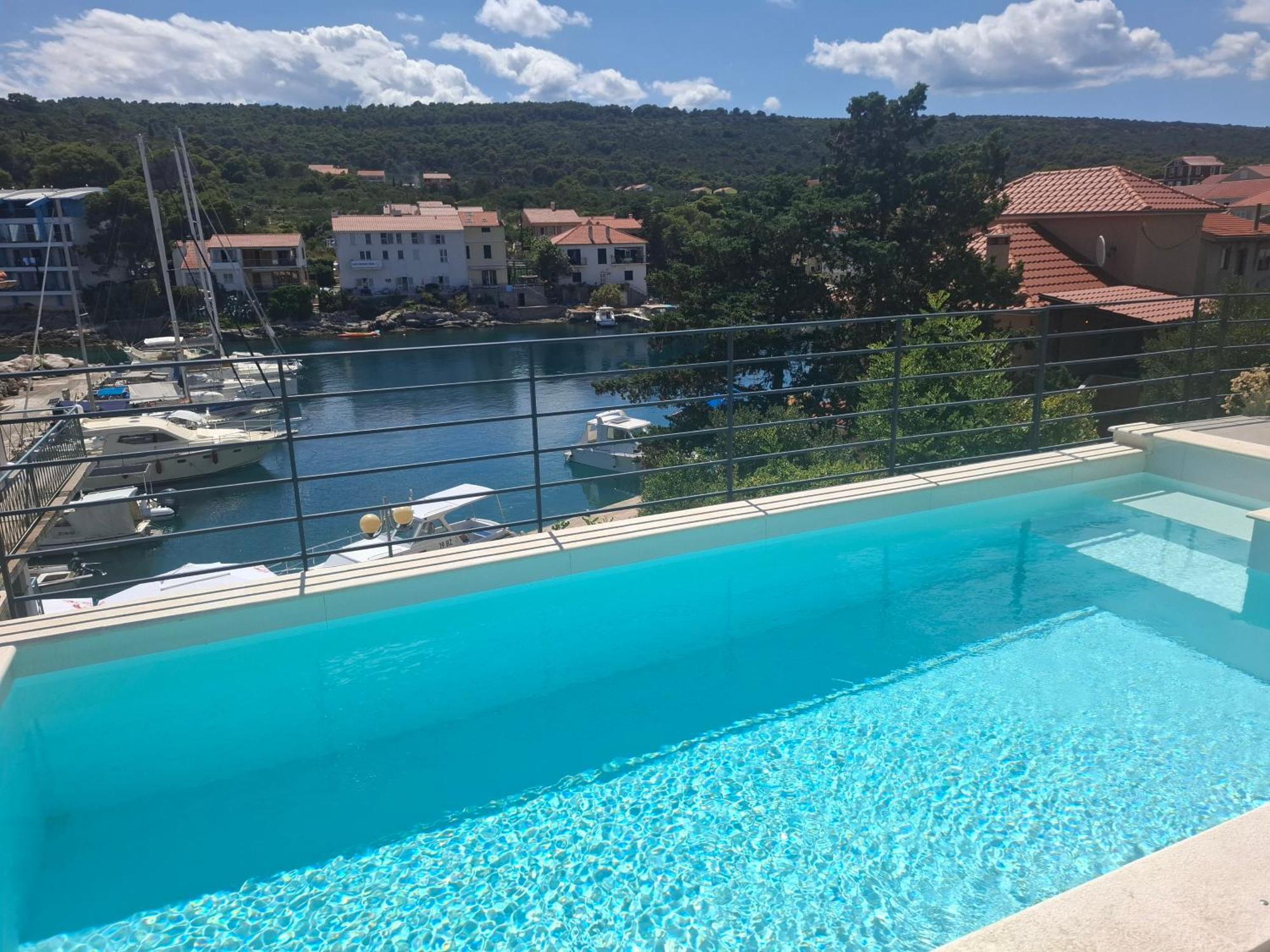 Sol Luxury Near The With Shared Heated Pool * Božava
